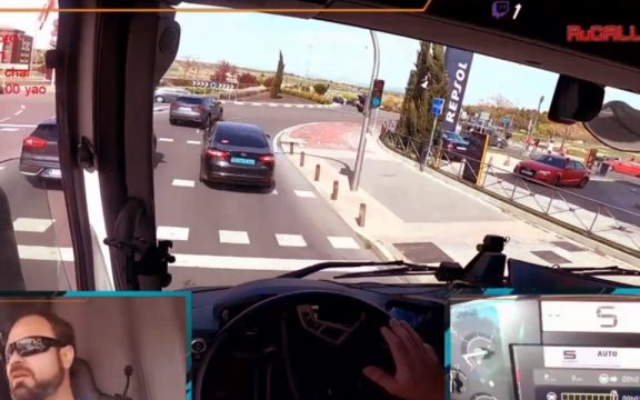 Conductores-en-la-red.-Una-forma-original-de-mostrar-el-mundo-del-camión